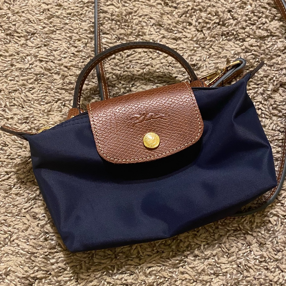 Longchamp le pliage pouch with handle